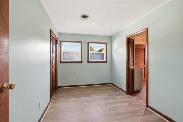 6620 W Morgan AVENUE, Milwaukee, WI 53220