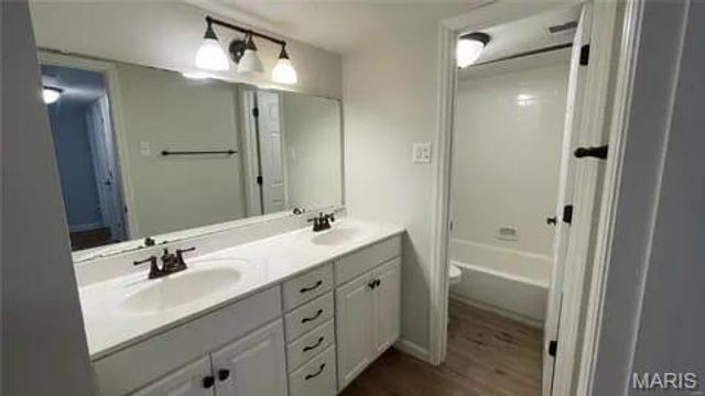 1152 Rue La Chelle Walk 1152, Creve Coeur, MO 63141