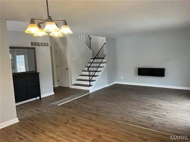 1152 Rue La Chelle Walk 1152, Creve Coeur, MO 63141