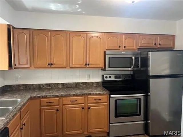 1152 Rue La Chelle Walk 1152, Creve Coeur, MO 63141