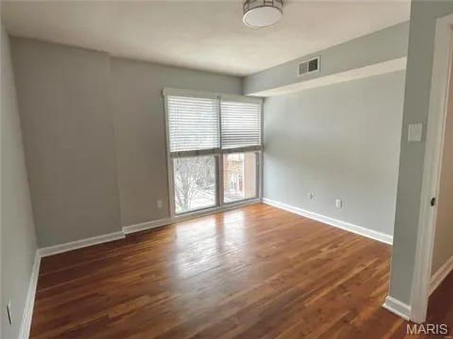 1152 Rue La Chelle Walk 1152, Creve Coeur, MO 63141
