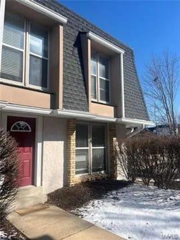1152 Rue La Chelle Walk 1152, Creve Coeur, MO 63141