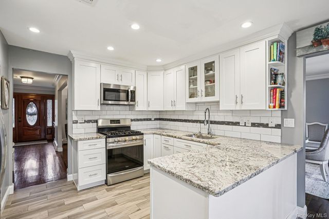 44 Minuteman Circle, Orangeburg, NY 10962