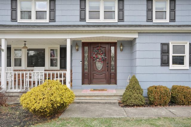 44 Minuteman Circle, Orangeburg, NY 10962