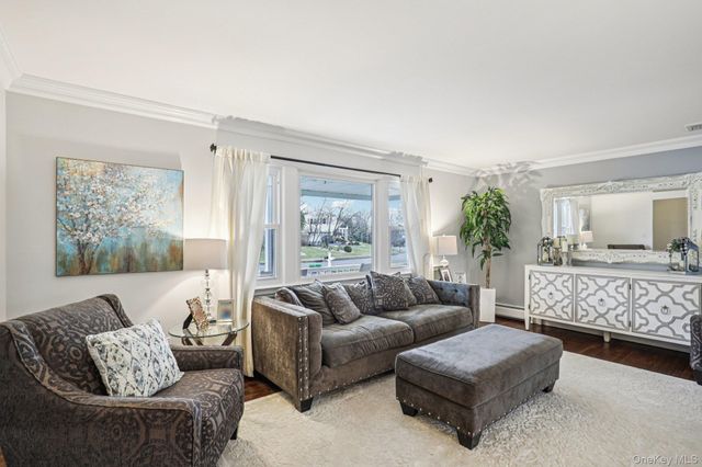 44 Minuteman Circle, Orangeburg, NY 10962