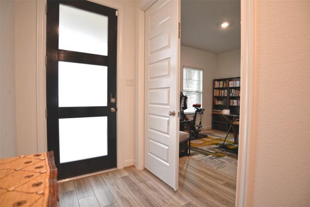 2806 Oakheath Crest Court, Pearland, TX 77089