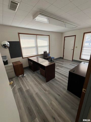 122 E 15TH Street, Davenport, IA 52803