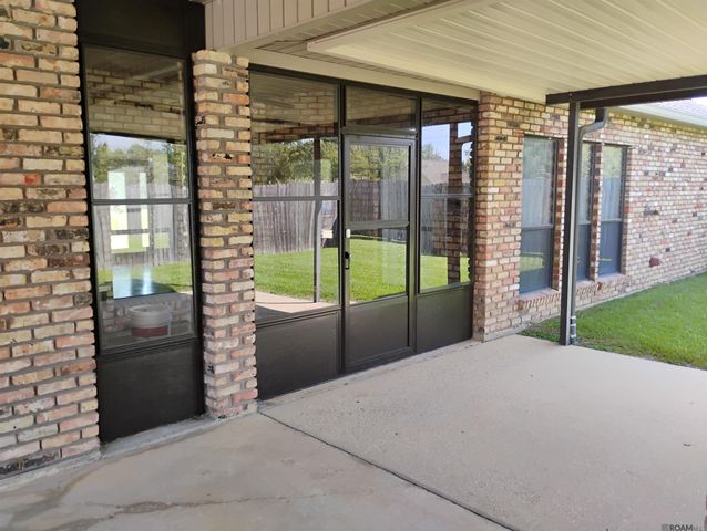 25595 Ashland Bend Drive, Denham Springs, LA 70726
