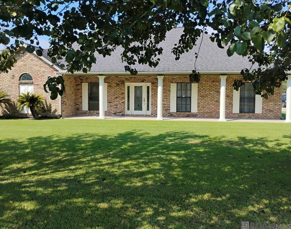 25595 Ashland Bend Drive, Denham Springs, LA 70726