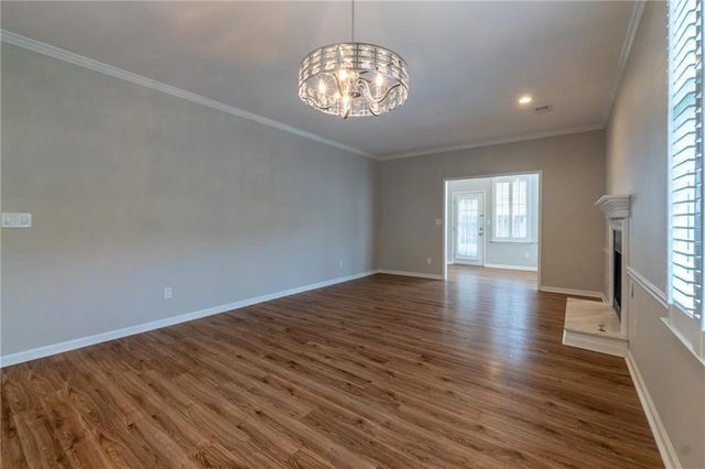 145 Victoria Way, Roswell, GA 30075