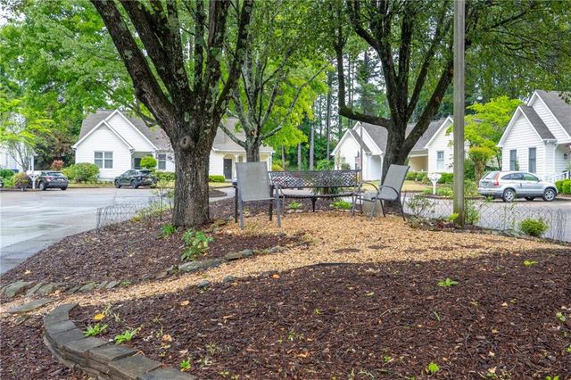 145 Victoria Way, Roswell, GA 30075