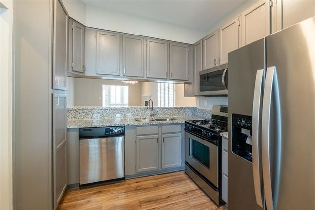 145 Victoria Way, Roswell, GA 30075