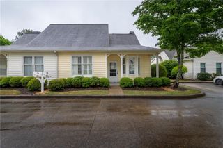 145 Victoria Way, Roswell, GA 30075