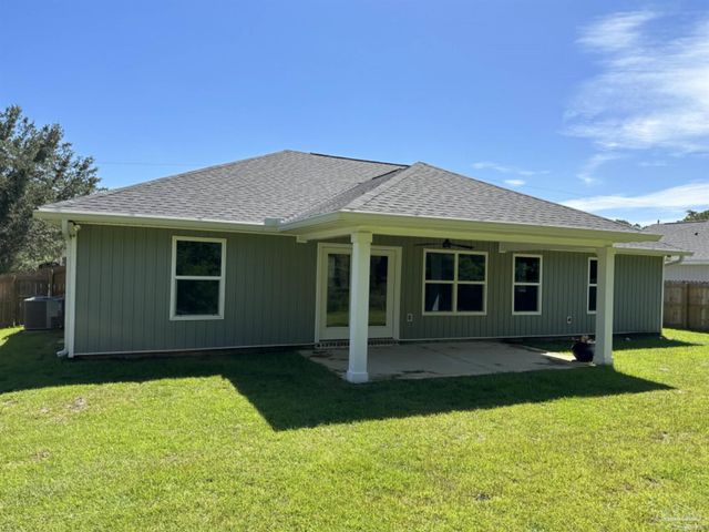 5628 Charter Cir, Gulf Breeze, FL 32563