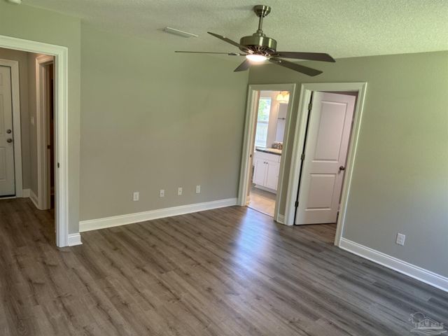 5628 Charter Cir, Gulf Breeze, FL 32563
