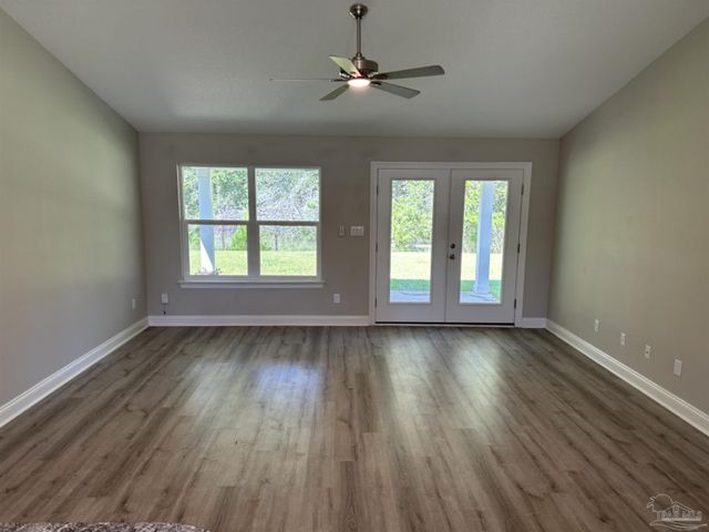 5628 Charter Cir, Gulf Breeze, FL 32563