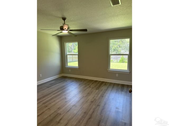 5628 Charter Cir, Gulf Breeze, FL 32563
