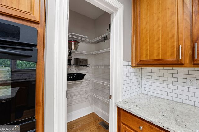 227 Oakwind Pte, Acworth, GA 30101