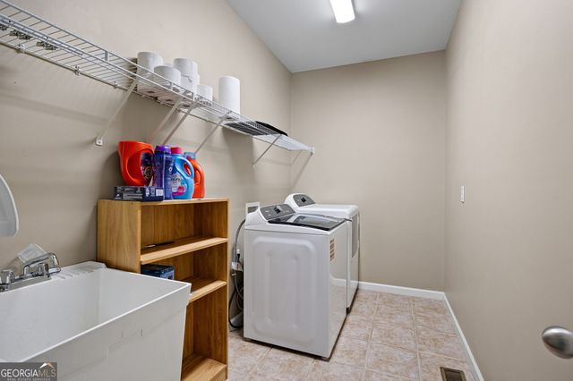 227 Oakwind Pte, Acworth, GA 30101