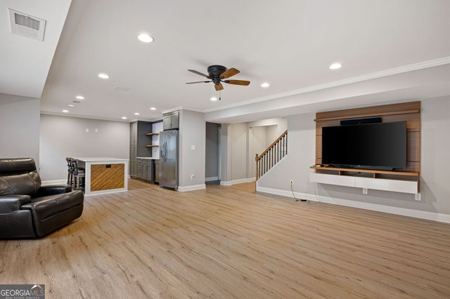 227 Oakwind Pte, Acworth, GA 30101