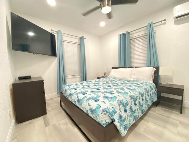 626 NE 17th Way, Fort Lauderdale, FL 33304