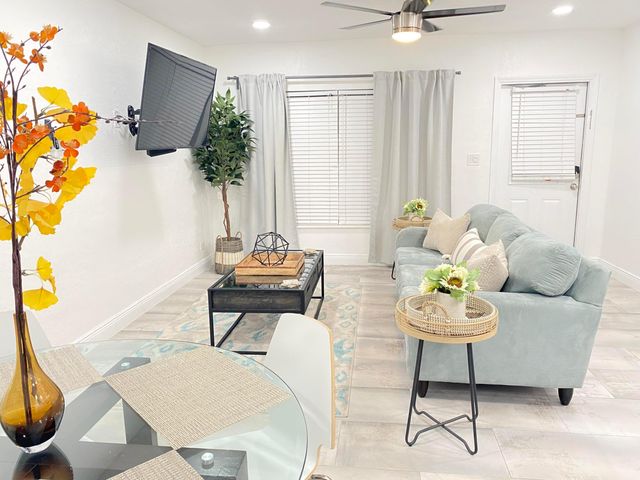 626 NE 17th Way, Fort Lauderdale, FL 33304