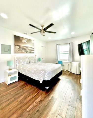 626 NE 17th Way, Fort Lauderdale, FL 33304