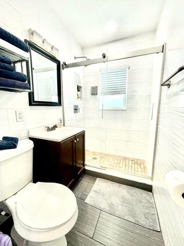 626 NE 17th Way, Fort Lauderdale, FL 33304