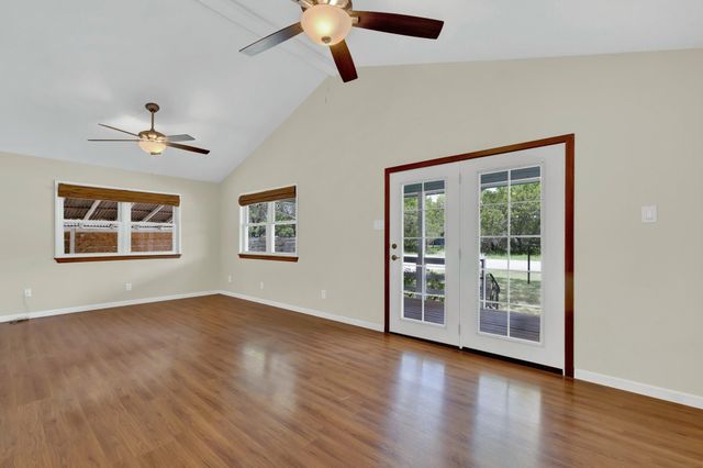 1685 LAKEVIEW DR, Canyon Lake, TX 78133