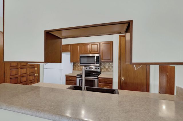 1685 LAKEVIEW DR, Canyon Lake, TX 78133