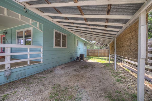 1685 LAKEVIEW DR, Canyon Lake, TX 78133