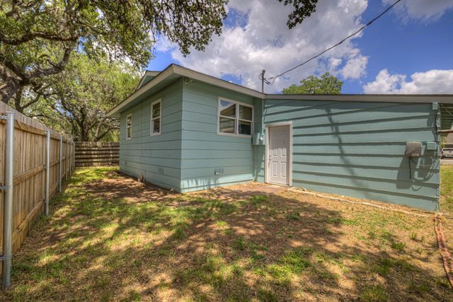 1685 LAKEVIEW DR, Canyon Lake, TX 78133