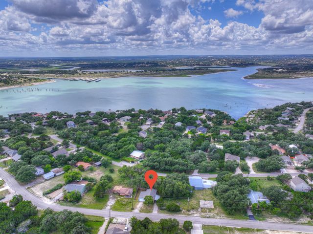 1685 LAKEVIEW DR, Canyon Lake, TX 78133