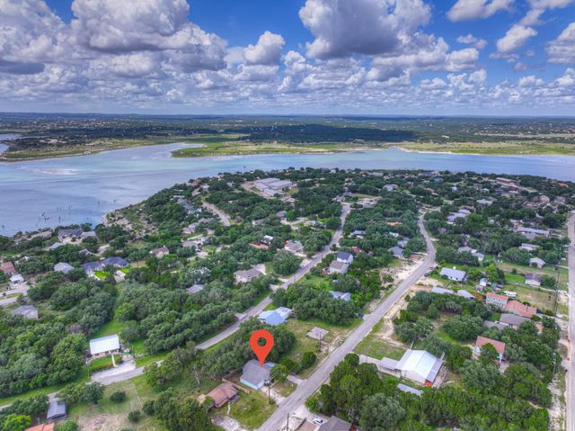 1685 LAKEVIEW DR, Canyon Lake, TX 78133