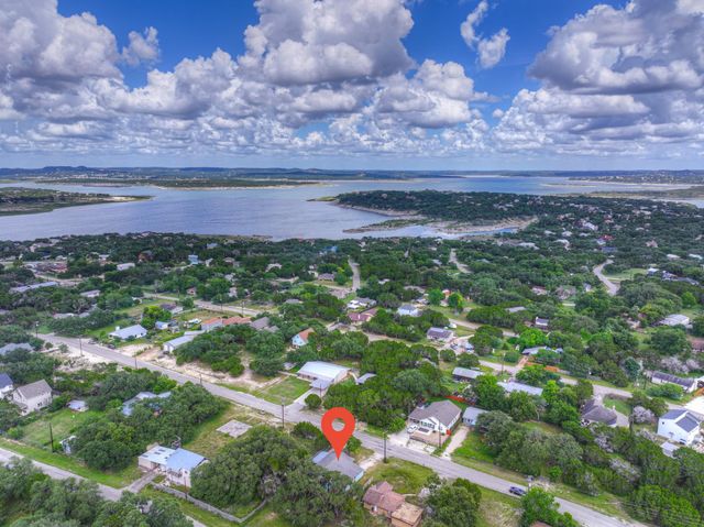 1685 LAKEVIEW DR, Canyon Lake, TX 78133