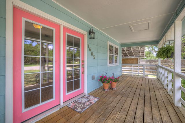 1685 LAKEVIEW DR, Canyon Lake, TX 78133