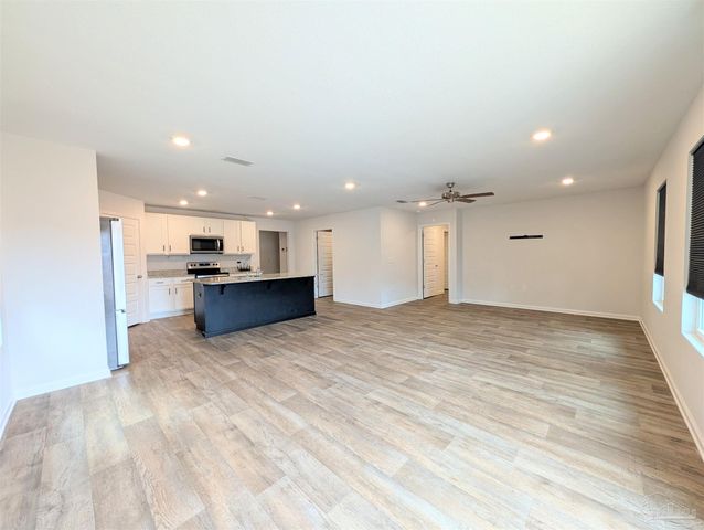 7516 Oak Lake Blvd, Pensacola, FL 32526