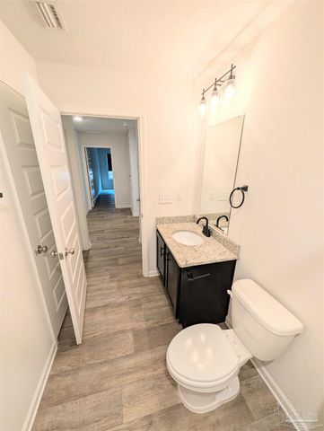 7516 Oak Lake Blvd, Pensacola, FL 32526