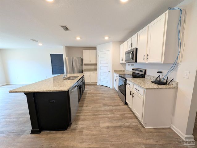 7516 Oak Lake Blvd, Pensacola, FL 32526