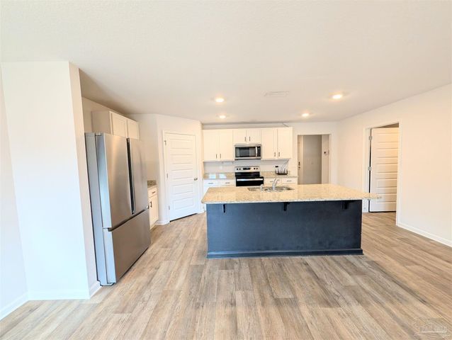 7516 Oak Lake Blvd, Pensacola, FL 32526