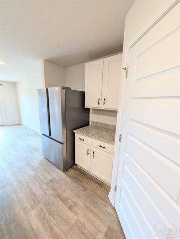 7516 Oak Lake Blvd, Pensacola, FL 32526