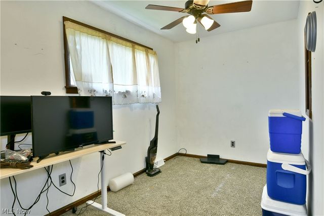 884 Keefer Road, Girard, OH 44420