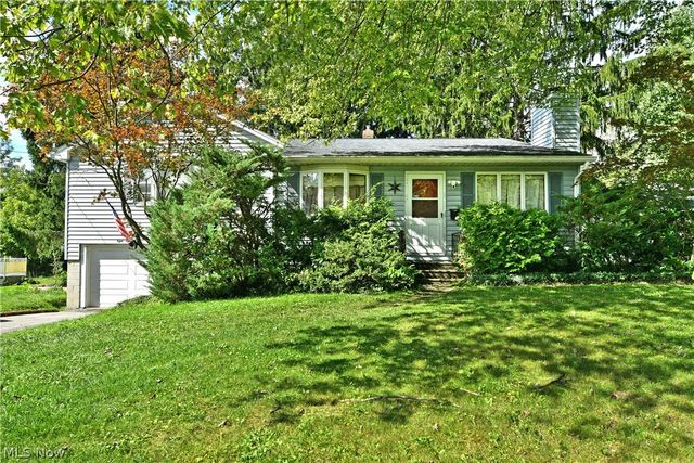 884 Keefer Road, Girard, OH 44420