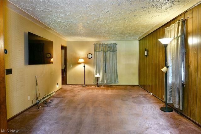 884 Keefer Road, Girard, OH 44420