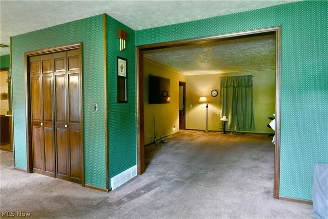 884 Keefer Road, Girard, OH 44420