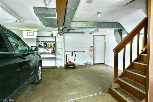 884 Keefer Road, Girard, OH 44420
