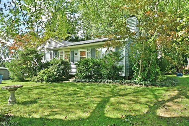 884 Keefer Road, Girard, OH 44420