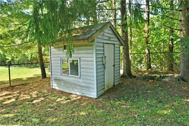 884 Keefer Road, Girard, OH 44420