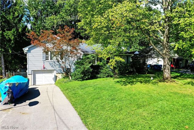 884 Keefer Road, Girard, OH 44420