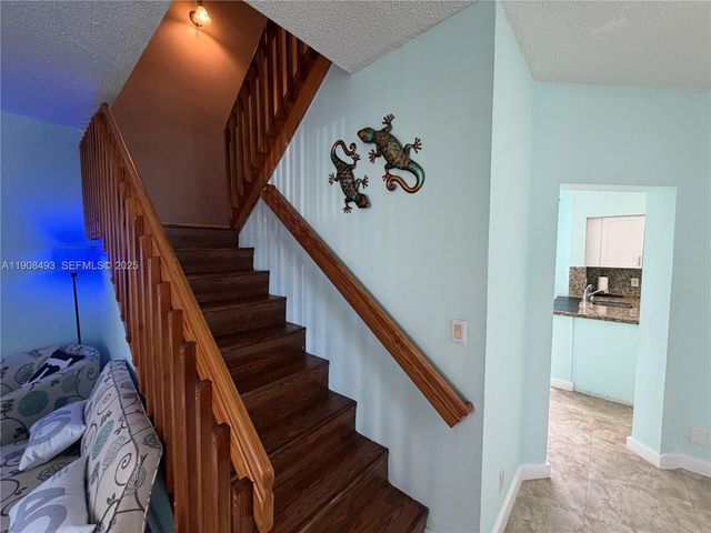 810 NE 212th Terrace 2, Miami, FL 33179